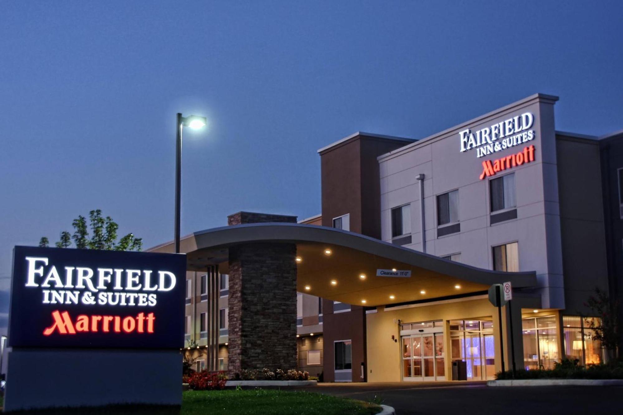 Fairfield Inn & Suites By Marriott Reading Вайомиссинг Экстерьер фото